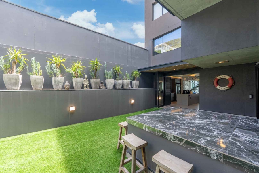 3 Bedroom Property for Sale in Sea Point Western Cape